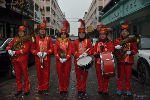 办证刻章、天王牌技、商务陪游:揭小广告背后