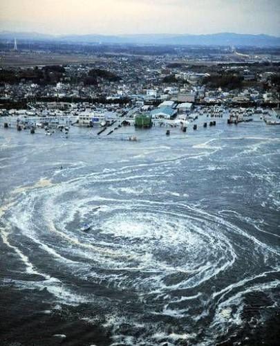 海啸过后的图片图片