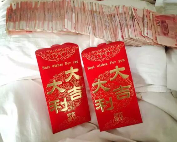 杭州妈妈给女儿红包 放着2万现金加3万元的欠条
