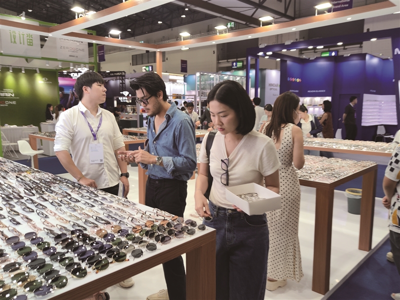 ݡһչɼ á족ֱ涫г