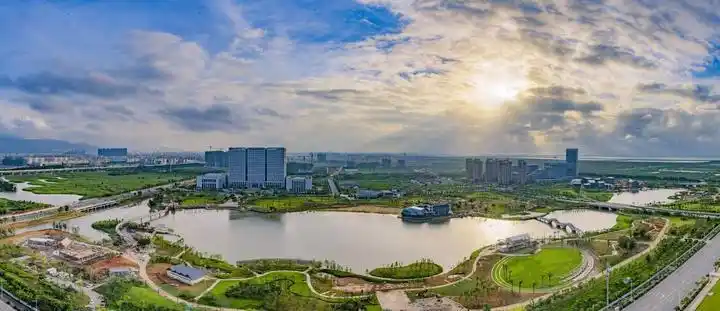 聚焦新质生产力 温州湾新区新兴产业局挂牌成立