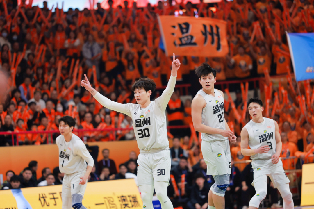 һ����������һ���ǣ������¡�������ת��Ϊ���С�������