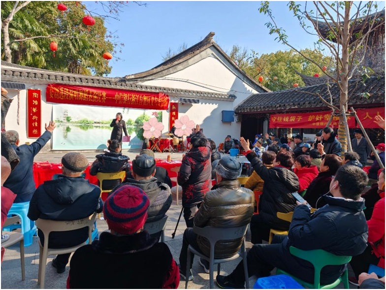 �������У��´���թ��������ɫ ��벢�ٻ���Բ