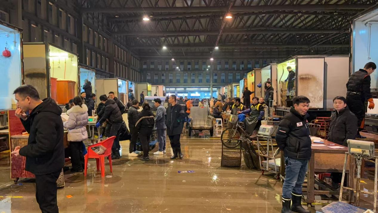 �ں����ݺ����г��۸�ֻ���Ϻ�������|�㣬�󽵼ۣ�