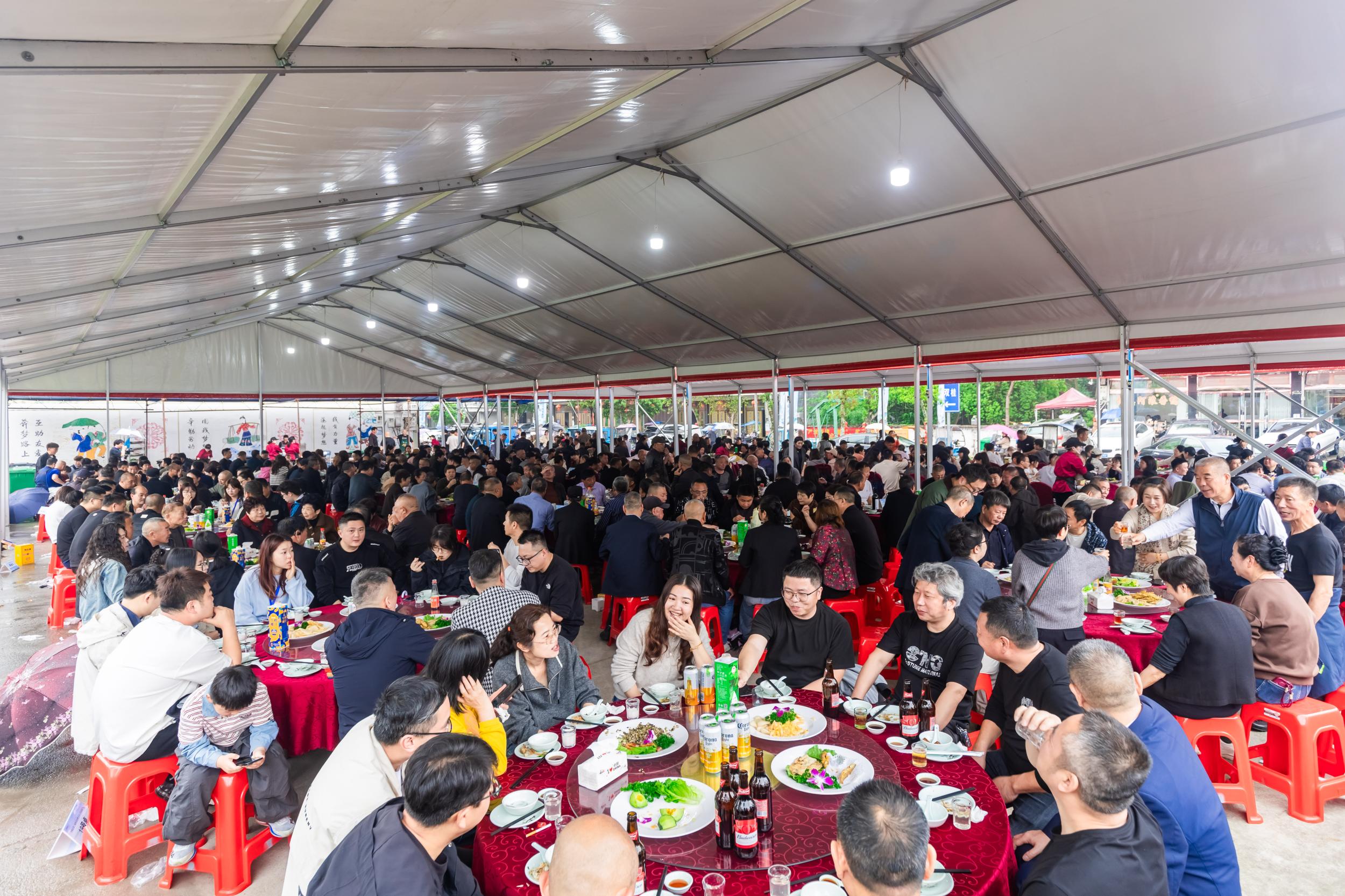 “老”节日新场景带来新热潮!温州餐饮清明宴火爆出圈