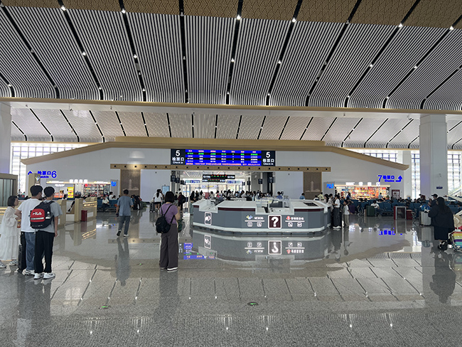 �����Ǵ���԰��ʢ�������� ��·������վ�������ͬ������8.32%