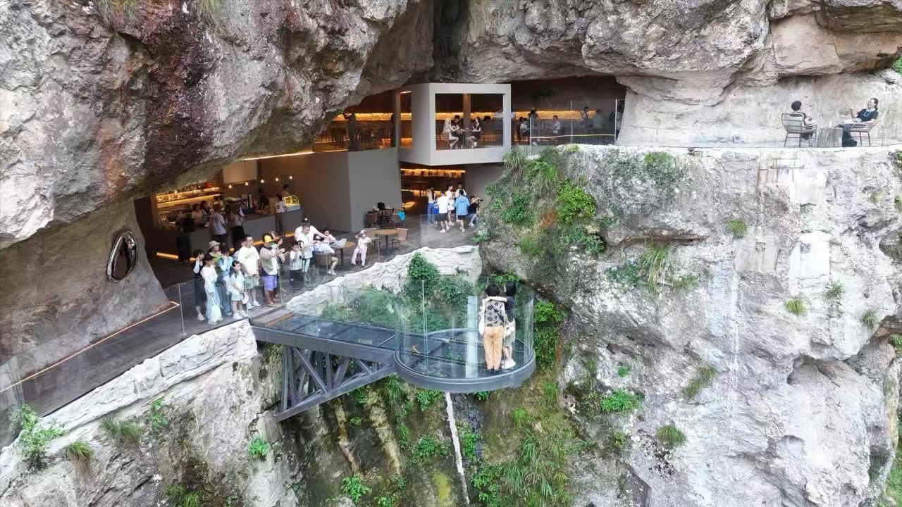 徐霞客赞叹的“东南第一山” ,如何让年轻人“为了一杯咖啡去爬山”?